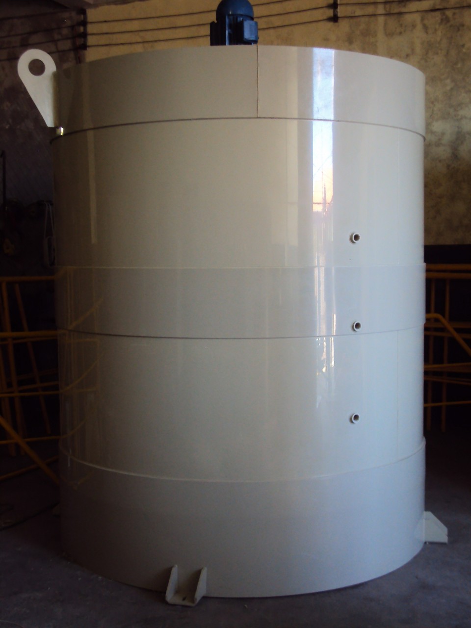 Tanque dispersor com disco caules