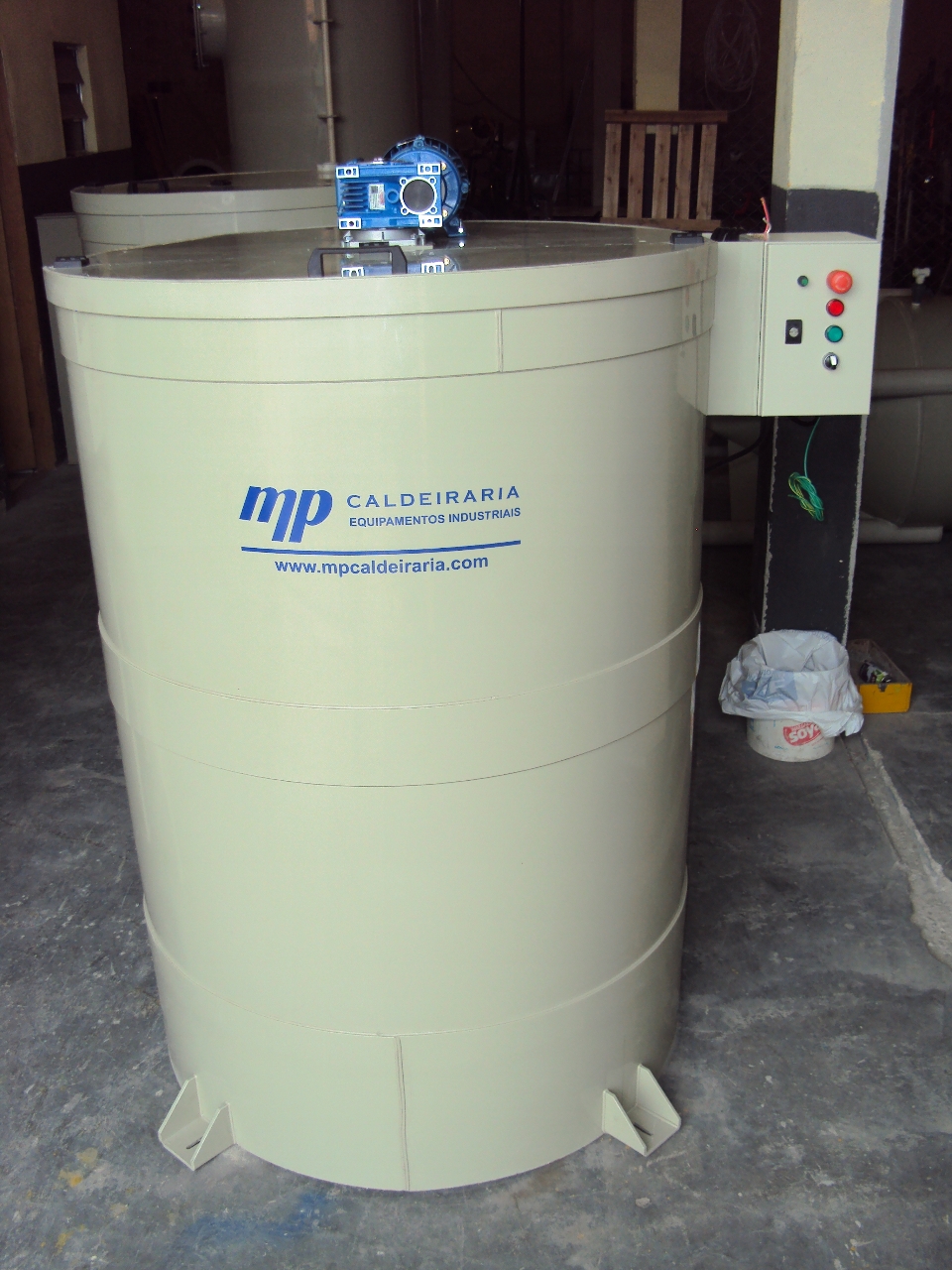 tanque de polipropileno para quimica e misturador 